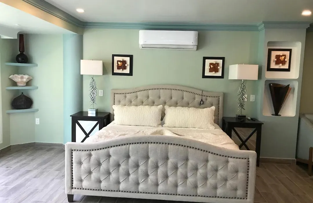Room In Guest Room - Private Suite With Garden, Swimming Pool, And Ocean Views-1