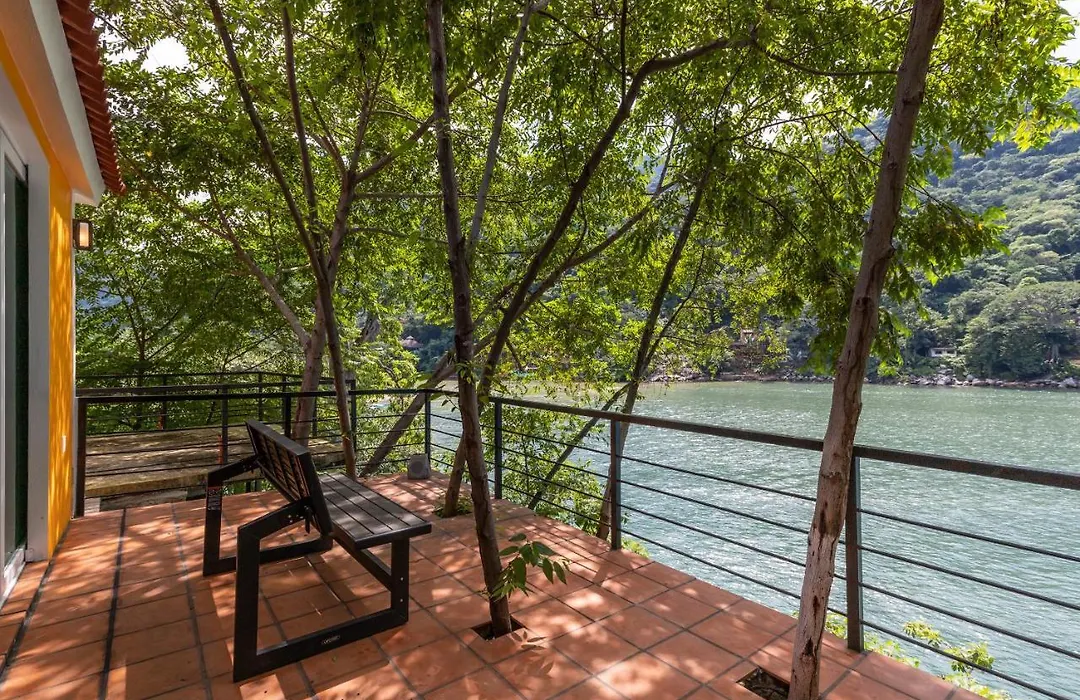 Room In Cabin - Casita Armonia 1, Ocean Front Cottage-1