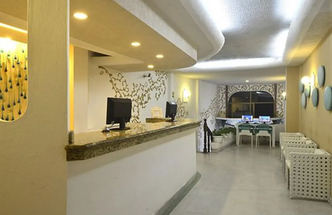 Emperador Vallarta Beachfront Hotel And Suites-1