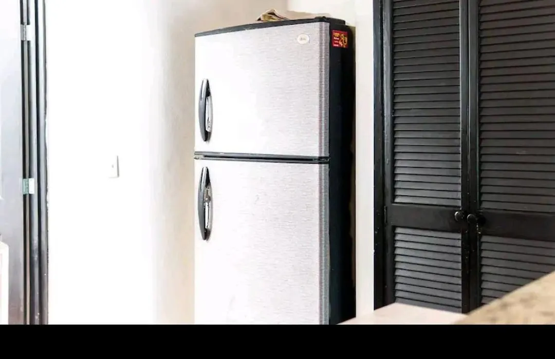 Room In Apartment - Master Suite 1 Vena Close To Buses And Supermarkets-1