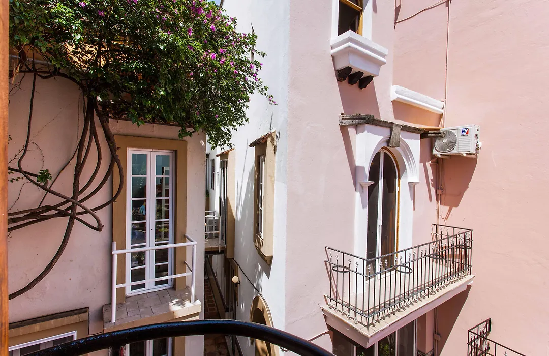 Garlands Del Rio Riverside Boutique Hotel-1