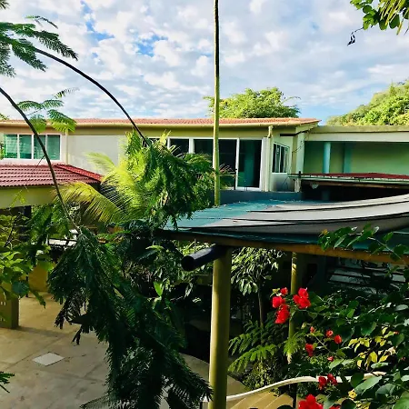 Room In Apartment - Ocean Frontage Two Bedroom Family Compound With Full Kitchen-2
